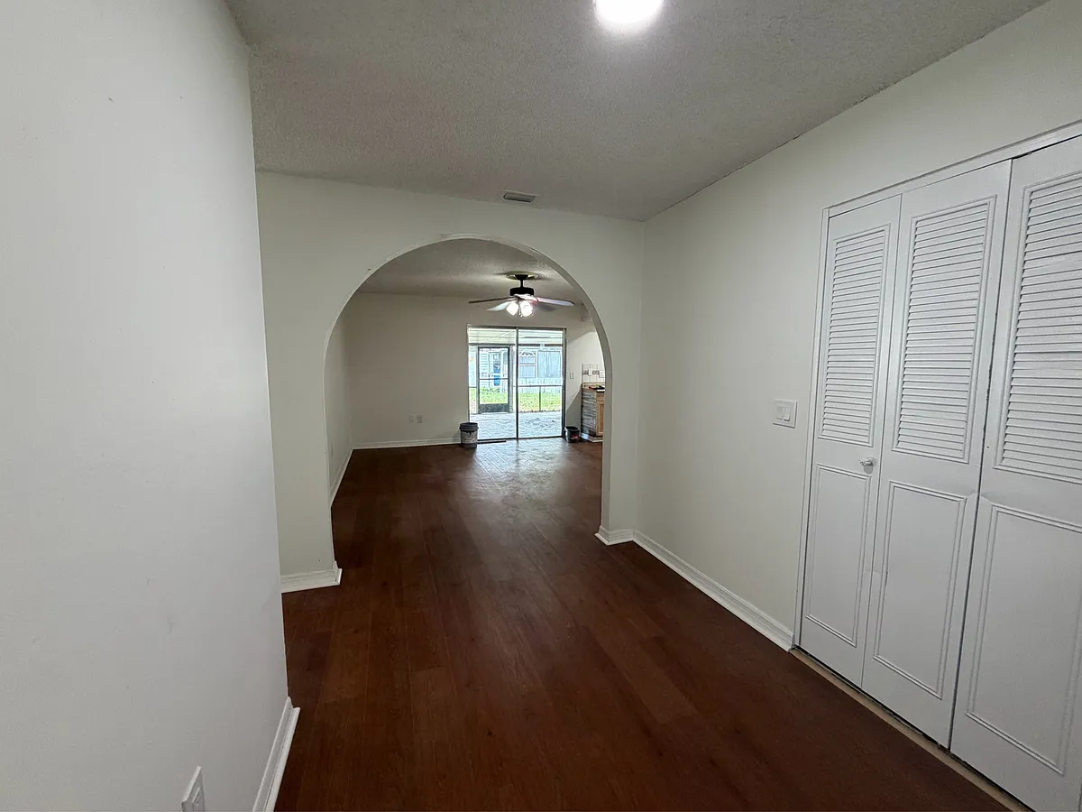 Building Photo - 801 Quintilian Ave