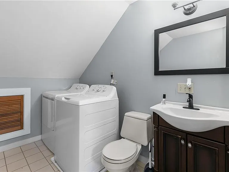 167 Coggeshall Ave #E — Photo 16