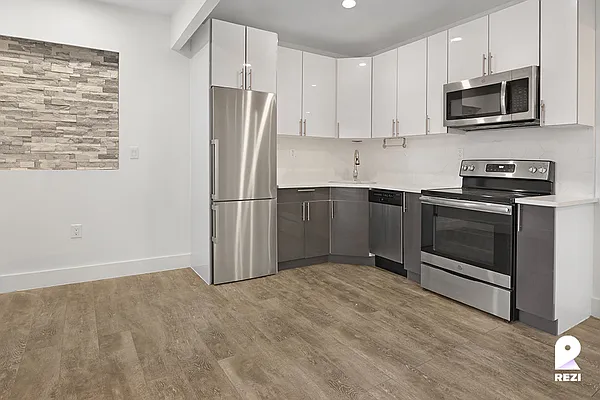 Rented by REZI | media 3