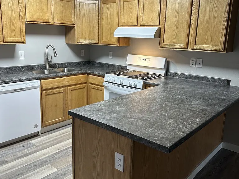 1920 N Creekwood Park Cir — Photo 1