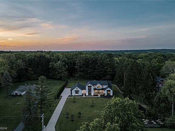5th image of 31949 Pinetree Rd