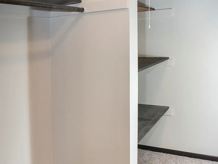 Chateau Apartments — Photo 31