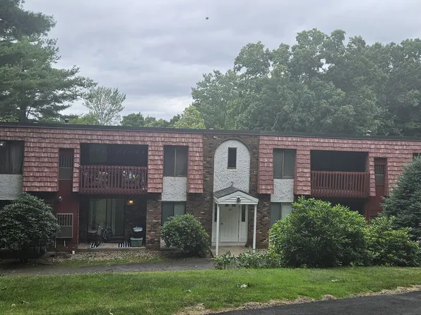 85 Woodsedge Drive APT 1A, Newington, CT 06111