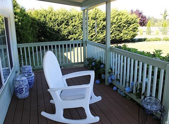 Beautiful front porch, perfect for that morning cup of coffee.