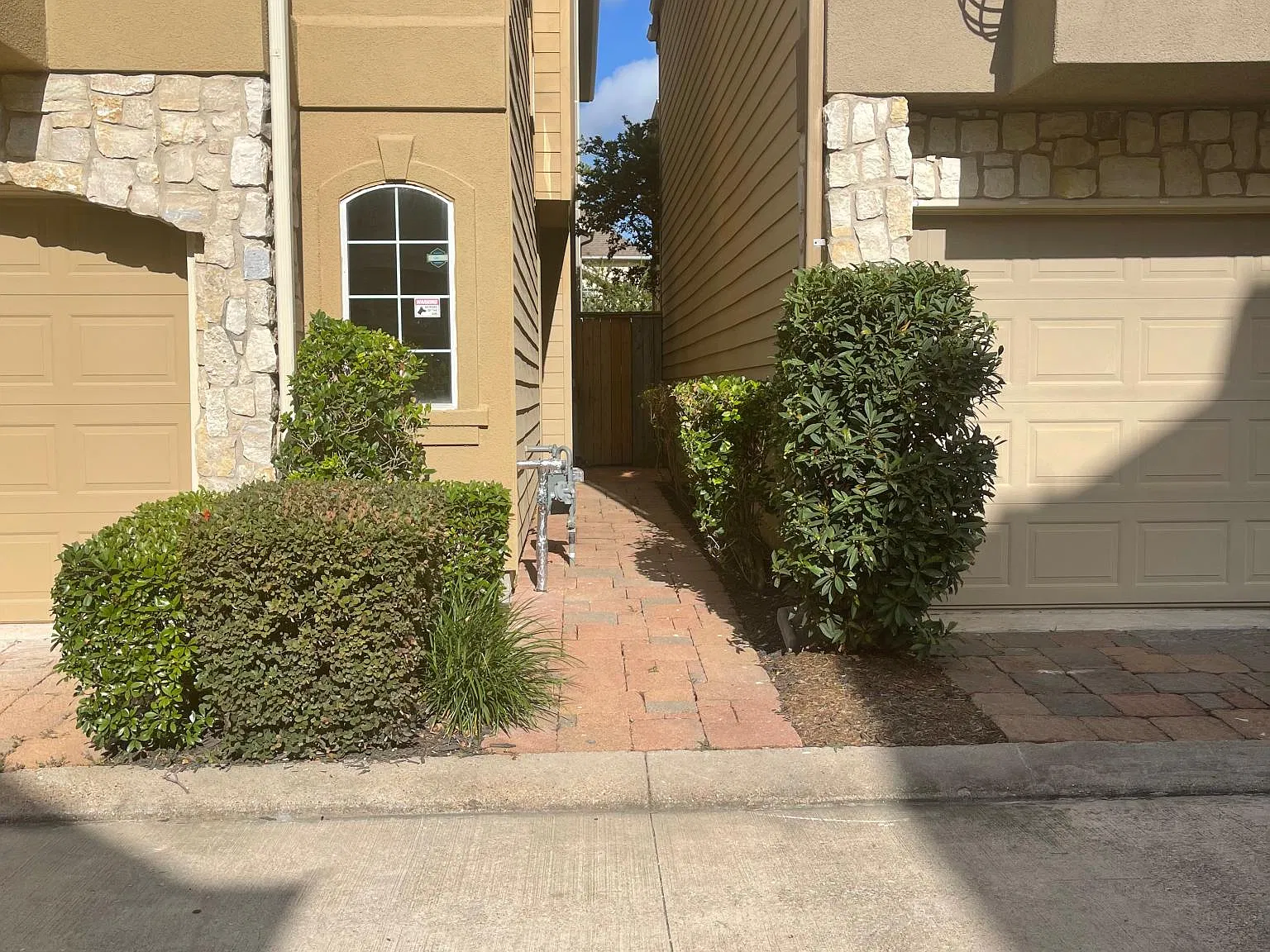 9016 Bayview Cove Dr — Photo 4