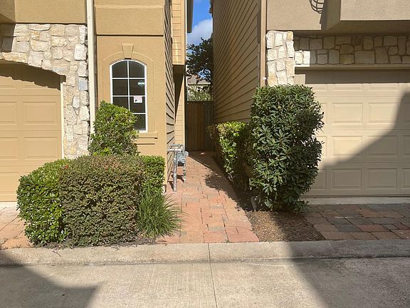 sidewalk view from front of condo