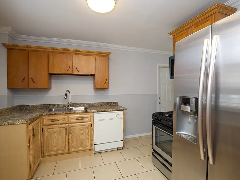 2609 W Thomas St #R2 — Photo 6