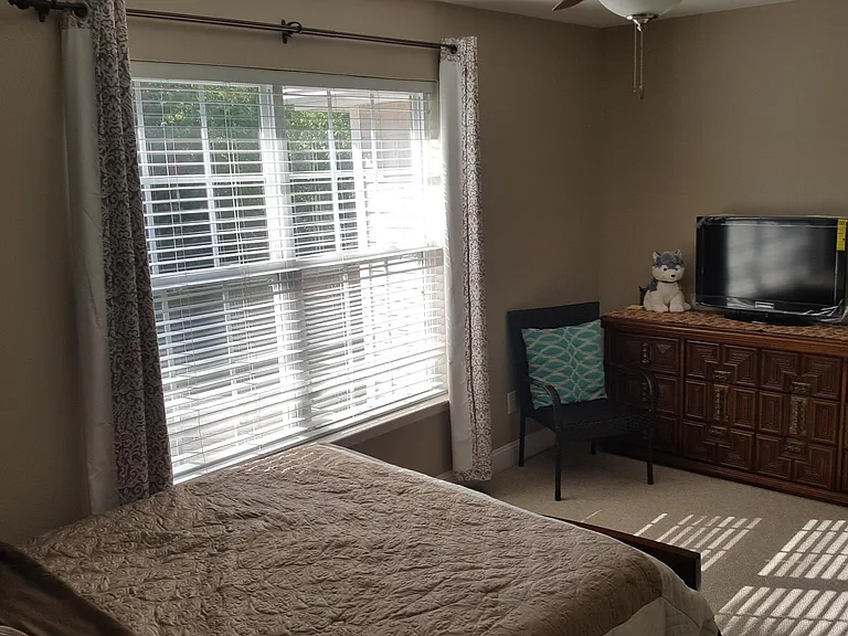 Guest bedroom 1