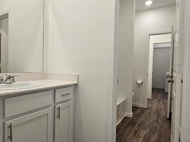 9918 Lockridge Manor Dr — Photo 10
