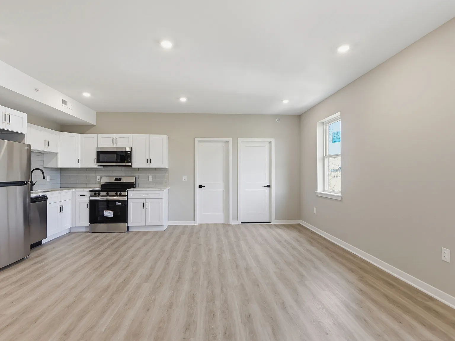 2 bed, 927 sqft, $1,750 — Photo 2