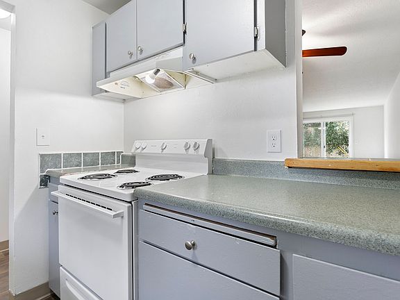 5th image of 12430 NE Glisan St APT 36