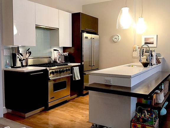 5th image of 2-17 51st Ave #217