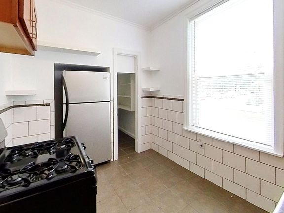 5th image of 5202 Bancroft Ave #B