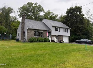 2 Jacob St, Ballston Lake, NY 12019
