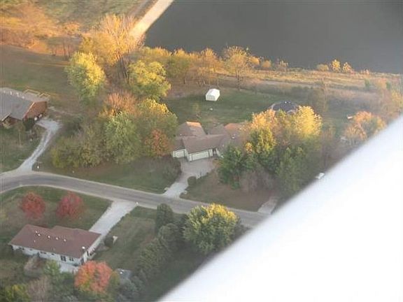 5th image of 19901 Oakwood Dr