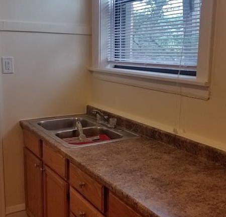 4th image of 4807 W Montrose Ave APT 2E