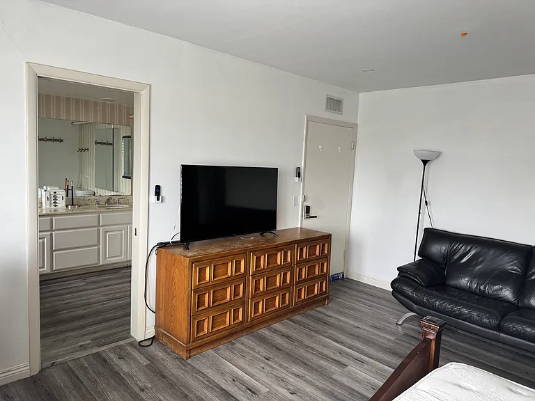 1820 E North Hills Dr — Photo 10