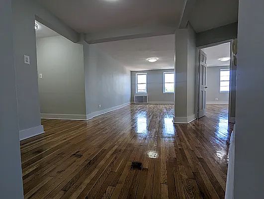 3rd image of 125-16 83rd Dr