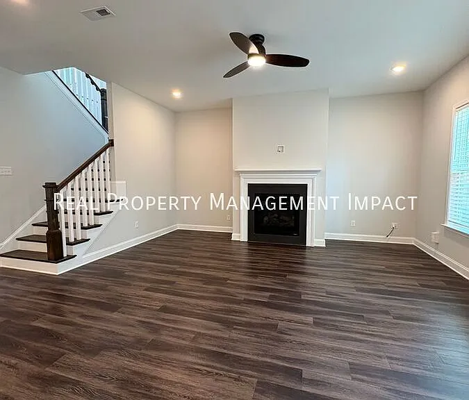 25 Parkway Dr — Photo 24