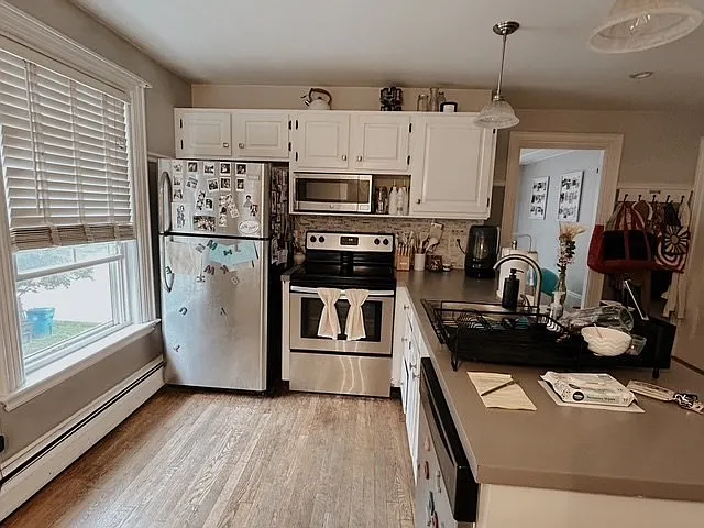 2 bed, 1.0 bath, 1200 sqft, $2,300 — Photo 2