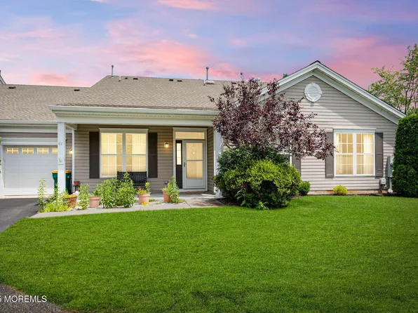47 Golden Willows Avenue, Lakewood, NJ 08701