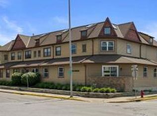 100 Main St #201, Pewaukee, WI 53072