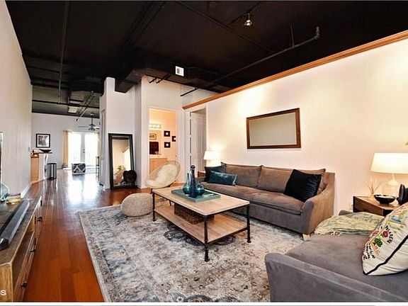 4th image of 301 W Atlantic Ave APT L8