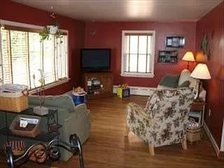 18 Spruce St photo 1