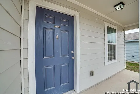 10226 Robbins Blf — Photo 3