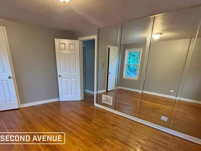 8925 S Laflin St — Photo 10