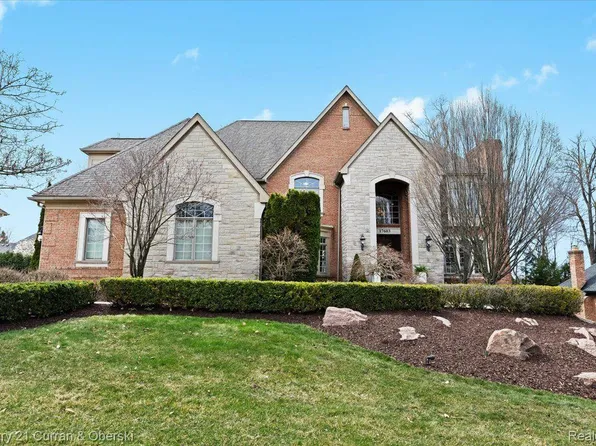 17603 Cranbrook Dr, Northville, MI 48168