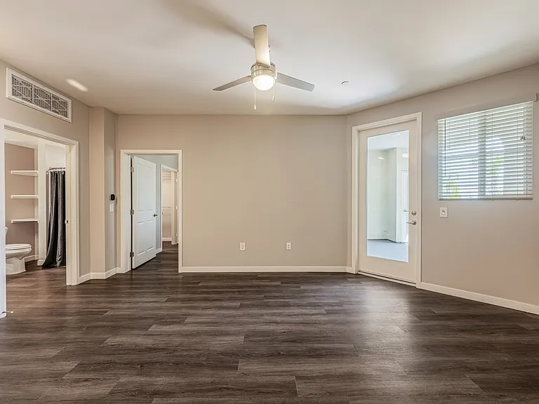 Los Alamitos Luxury Apartments — Photo 75
