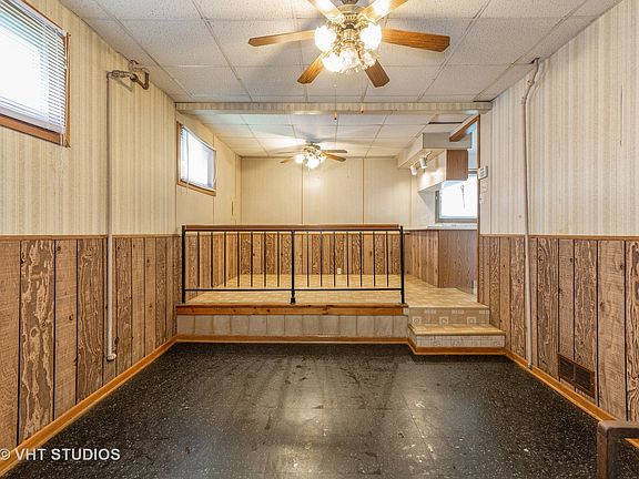 4th image of 15555 Park Ln