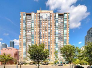 285 Enfield Pl #602, Mississauga, ON L5B 3Y6