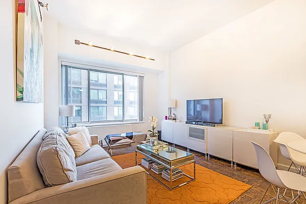 Sold by Nest Seekers International | media 3
