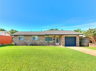 824 NW 23rd St, Moore, OK 73160