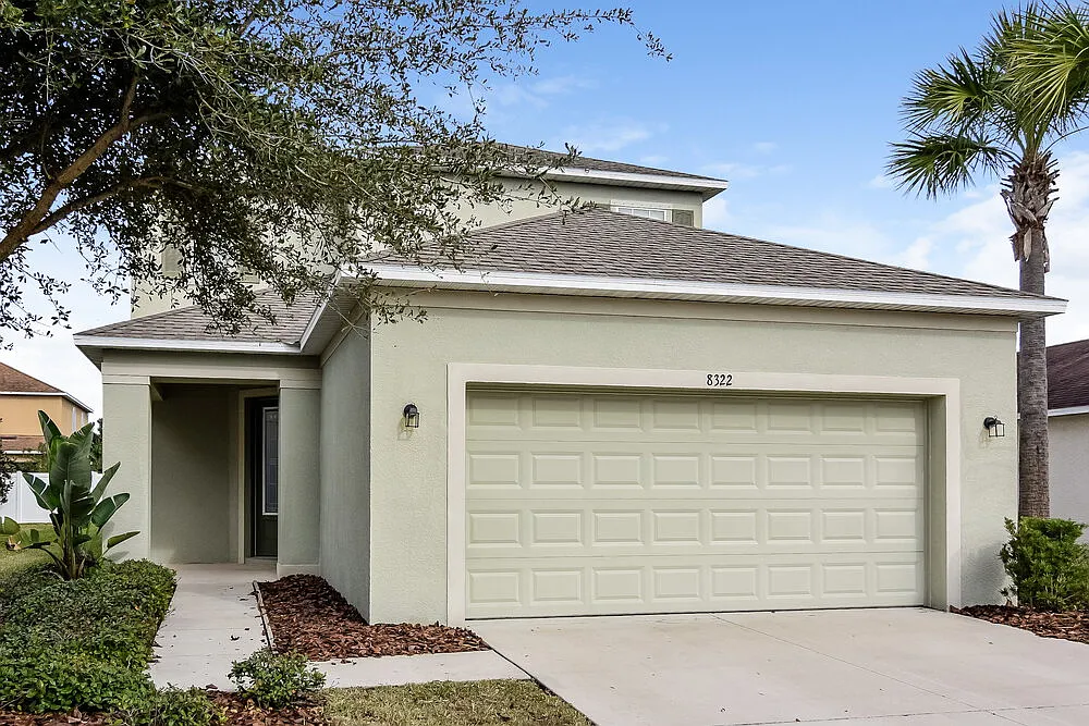 4 bed, 3.5 bath, 2035 sqft, $2,620 — Photo 1