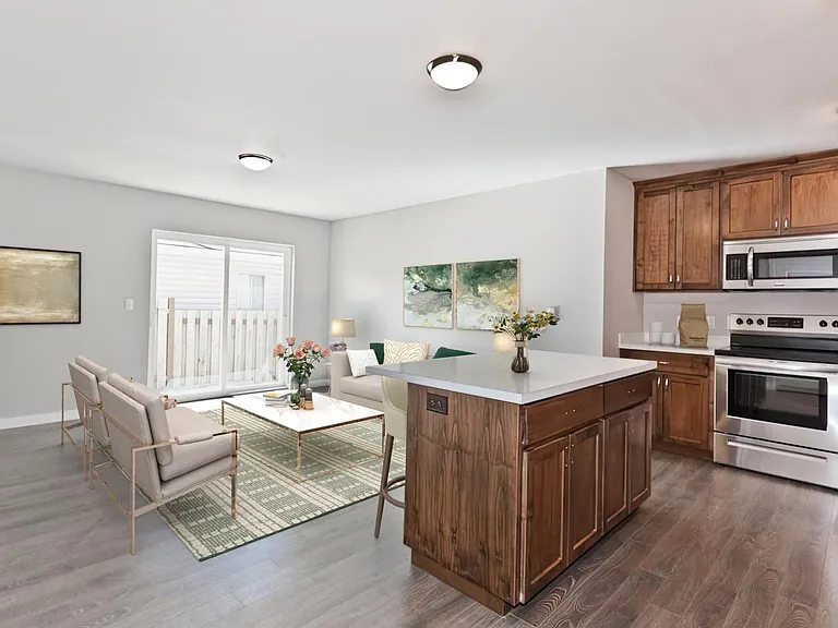 875 N Pershing St #3 — Photo 2