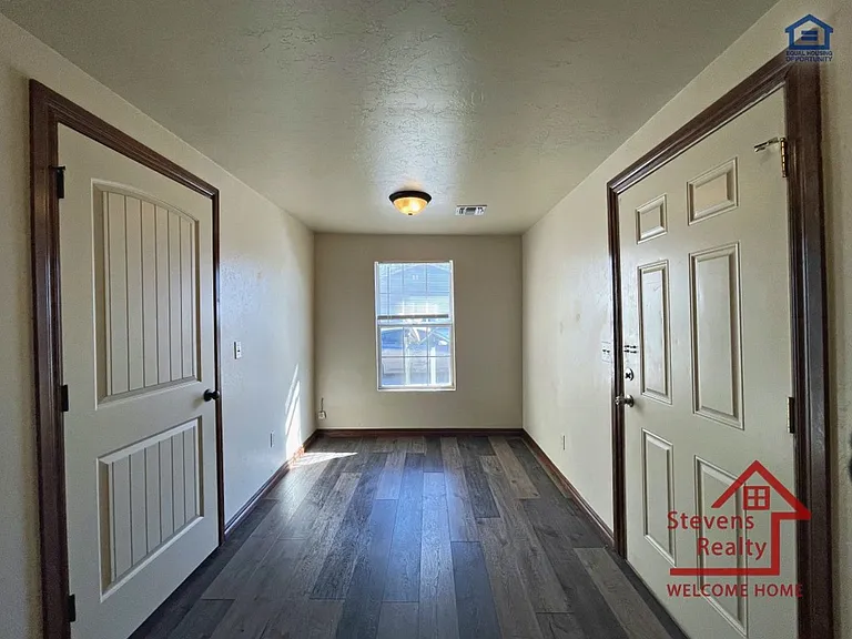 1604 NW Lindy Ave — Photo 11