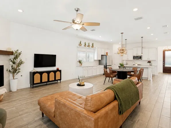 1145 Canuela Way, Justin, TX 76247