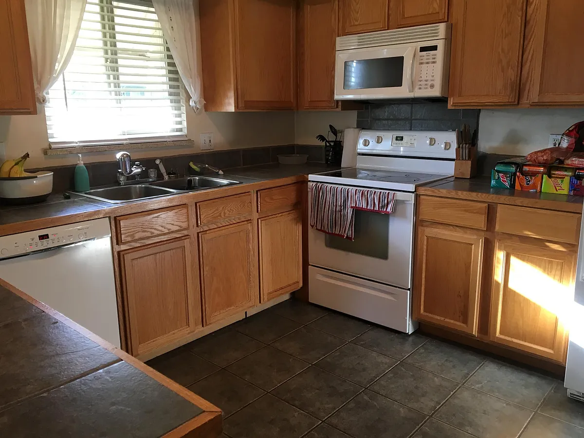 Building Photo - 1100 Emigh St #1