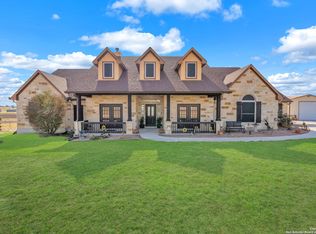 233 Scenic Hills Dr, La Vernia, TX 78121