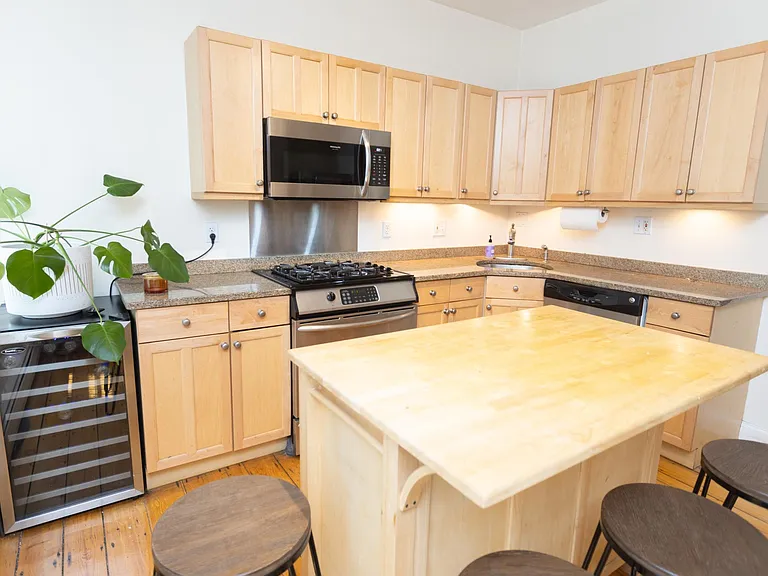 29 Monument Sq #2 — Photo 9