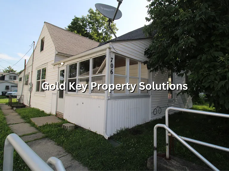 706 University Blvd — Photo 1