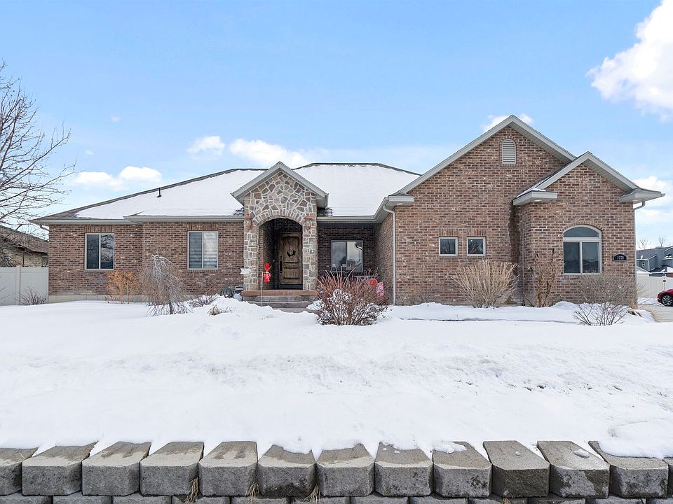 1st image of 1079 W Shields Ln