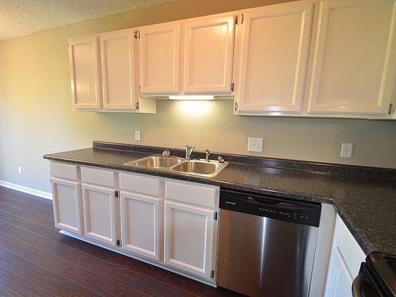 5th image of 15524 Claret Ave