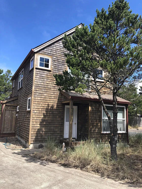 5910 Summerhouse Ln photo 1
