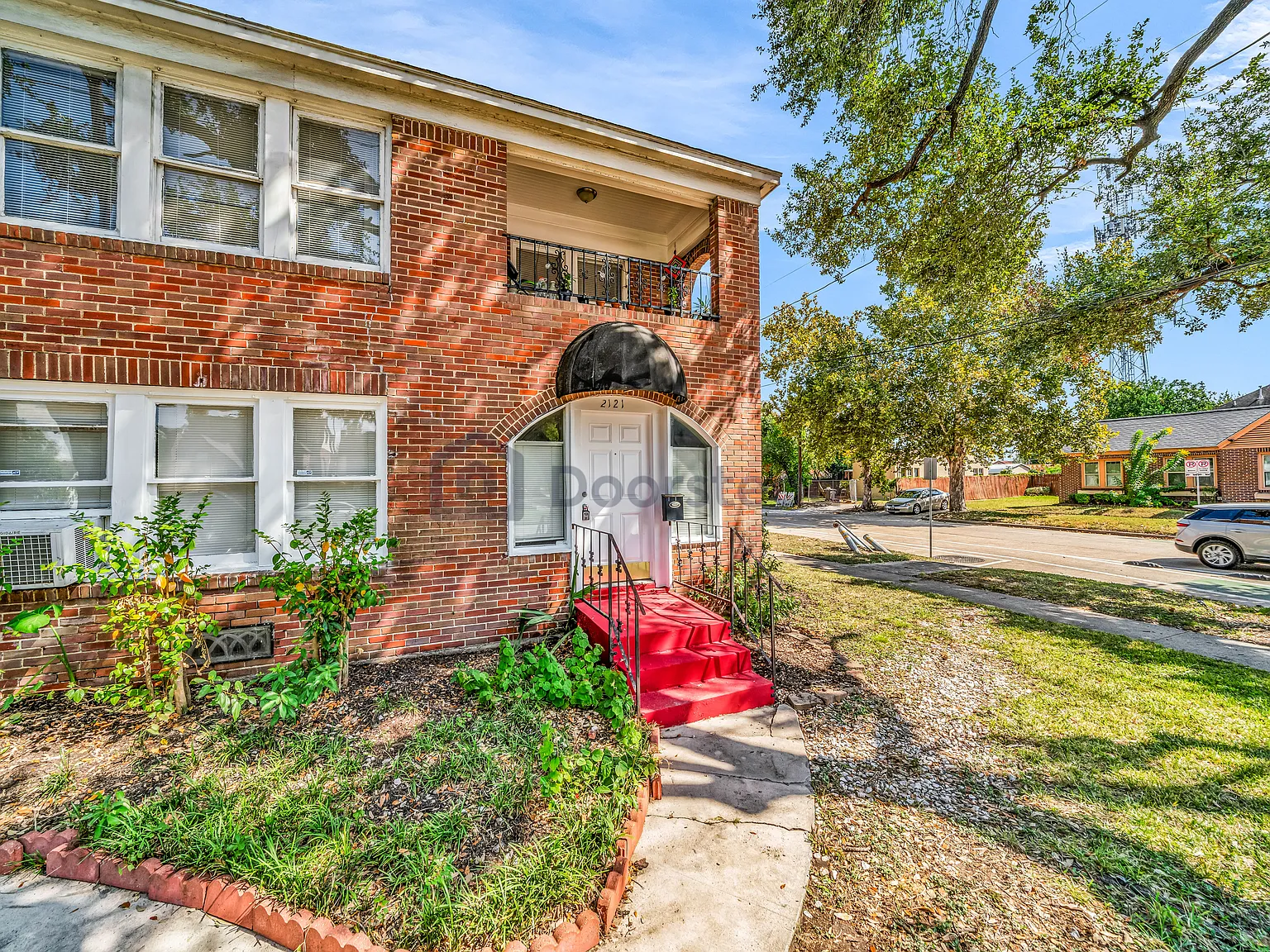 2 bed, 1.5 bath, 1350 sqft, $1,550 — Photo 2