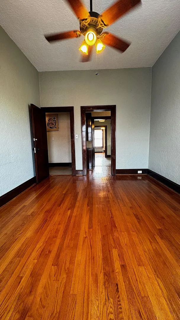 302 Mountain Ave — Photo 2