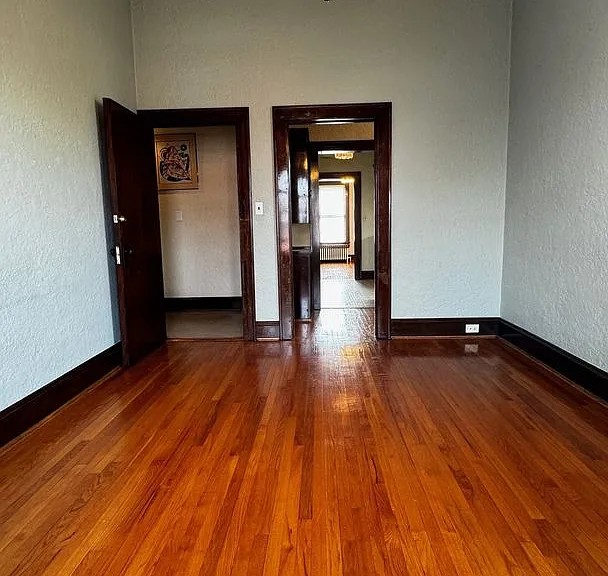 302 Mountain Ave SW — Photo 2